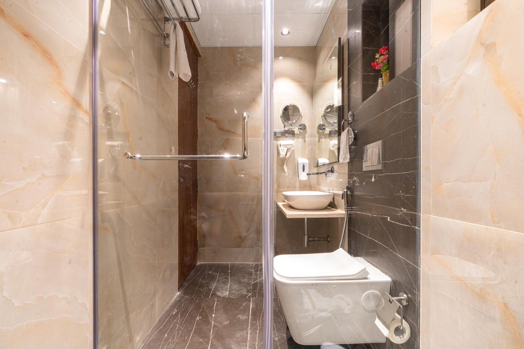 Treebo Premium Heritage Grand -Majiwada Thane Exteriör bild